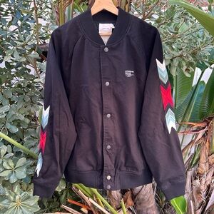 Vintage 2009 Strivers Row Embroidered Sleeve Jacket XL Black Washed Print